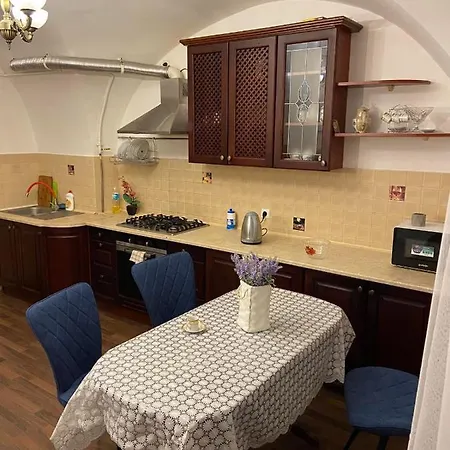 Apartamento On Virmenska Street