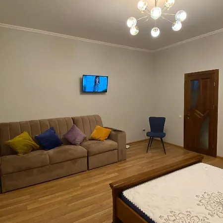 Apartamento On Virmenska Street *